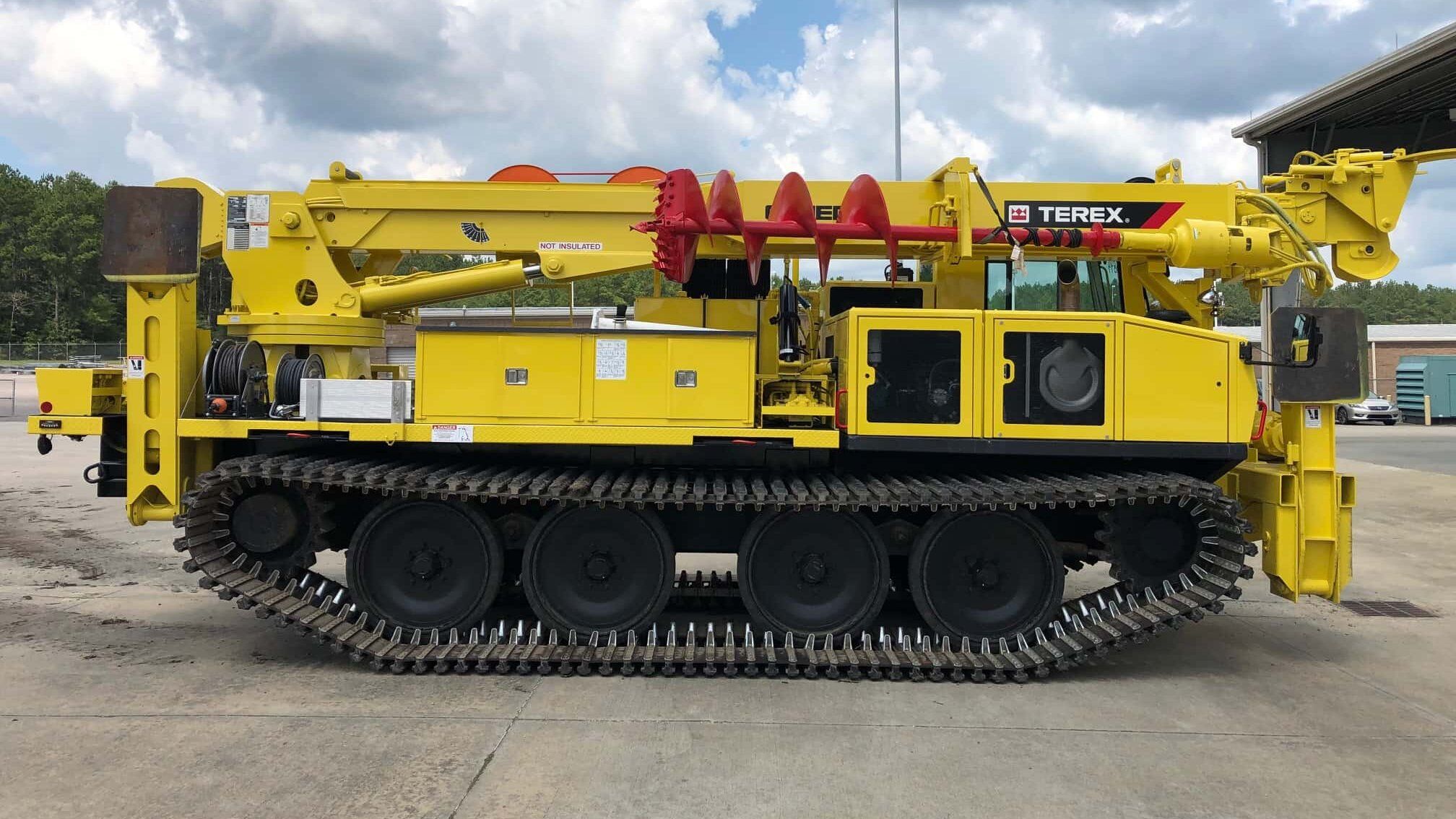 PowerBully Kettenfahrzeug mit Terex-Aufbau